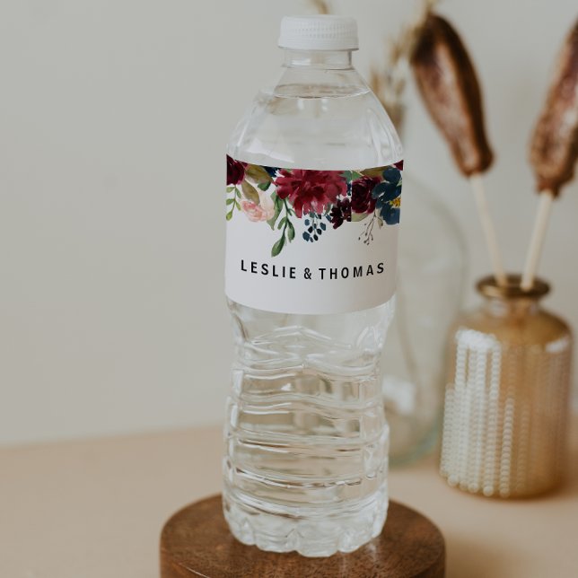 Étiquette Pour Bouteilles D'eau Étiquette de bouteille d'eau bordeaux éclatante ru (Créateur téléchargé)