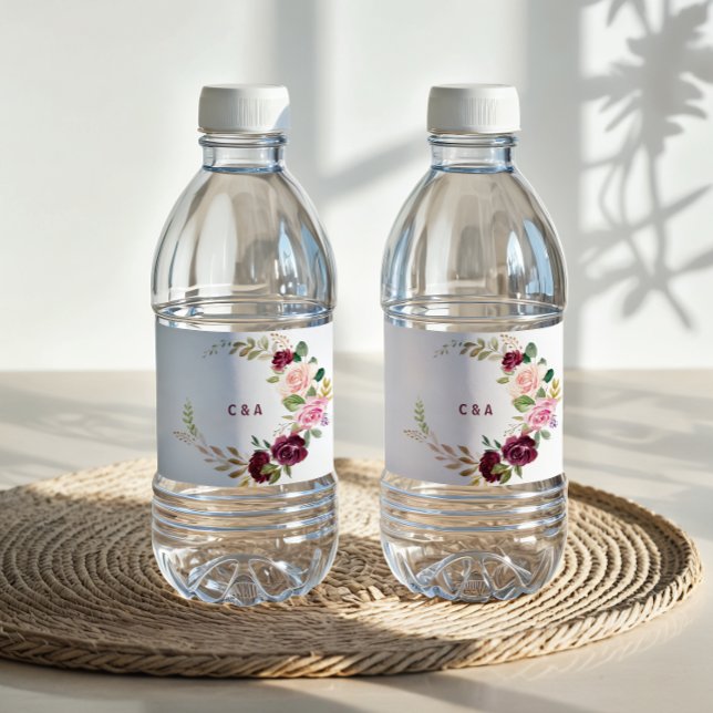 Étiquette Pour Bouteilles D'eau Étiquette de bouteille d'eau florale Burgundy vert (Créateur téléchargé)
