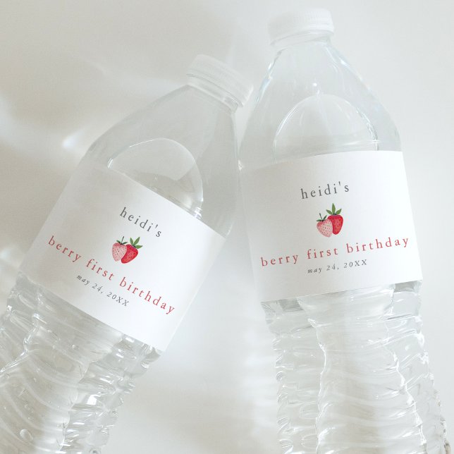 Étiquette Pour Bouteilles D'eau HEIDI mignonne fraise fille Berry premier annivers (HEIDI Cute Strawberry Girl Berry First Birthday Water Bottle Label)