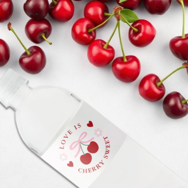 Étiquette Pour Bouteilles D'eau Love Is Cherry Sweet Enterrement de Jeune Fille (Créateur téléchargé)