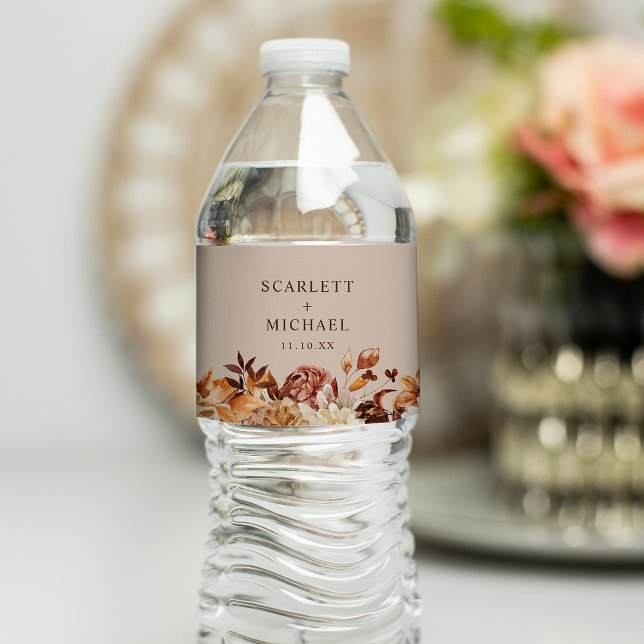 Étiquette Pour Bouteilles D'eau Mariage automne (Autumn Taupe Floral Wedding Water Bottle Label by Painted Paperie

)