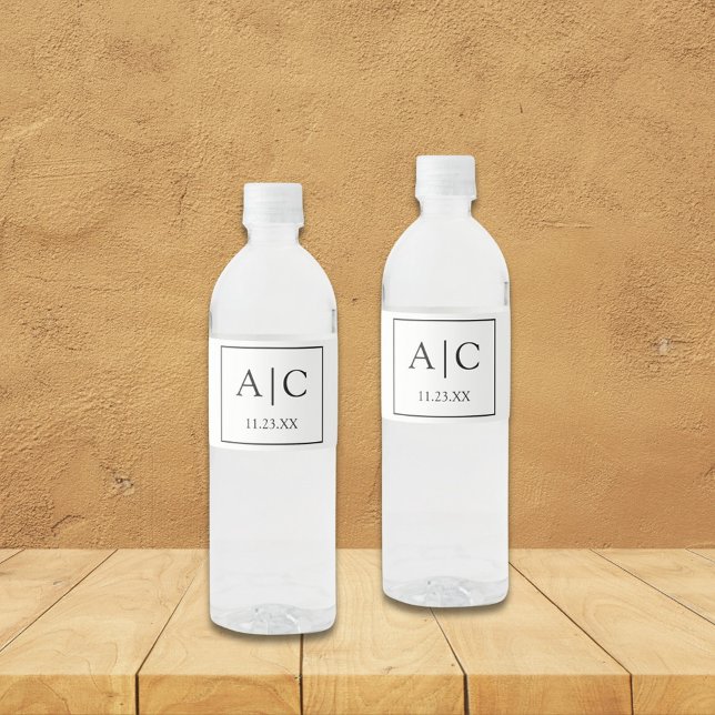 Étiquette Pour Bouteilles D'eau Mariage de Monogramme blanc classique moderne (Créateur téléchargé)