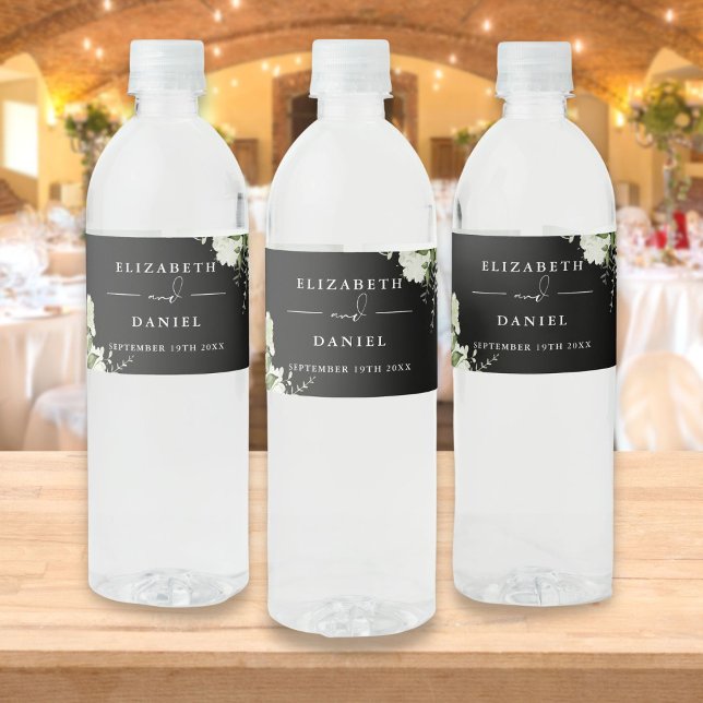 Étiquette Pour Bouteilles D'eau Mariage Élégant Floral Vert Et Blanc Et Noir (Elegant Greenery Floral Black And White Wedding Water Bottle Label)