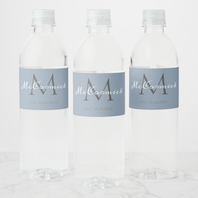 Étiquette Pour Bouteilles D'eau Mariage Monogramme bleu foncé moderne (Bouteilles)