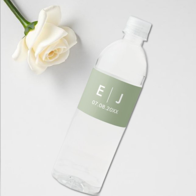Étiquette Pour Bouteilles D'eau Mariage Monogramme Vert Sauge & Blanc (Créateur téléchargé)
