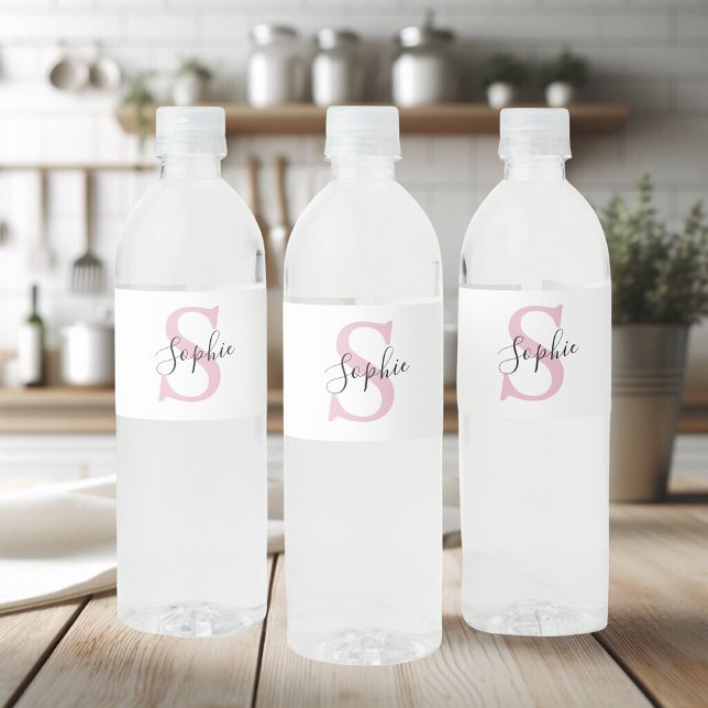 Étiquette Pour Bouteilles D'eau Nom personnalisé moderne Monogramme rose (Créateur téléchargé)