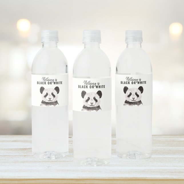 Étiquette Pour Bouteilles D'eau Panda Funky Moderne Noir Et Blanc Avec Citation (Créateur téléchargé)