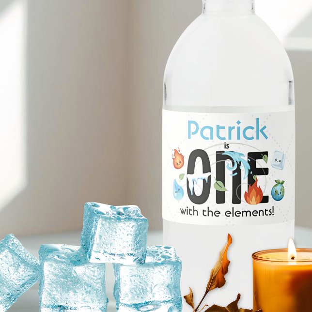 Étiquette Pour Bouteilles D'eau Un avec les éléments premier anniversaire (Créateur téléchargé)