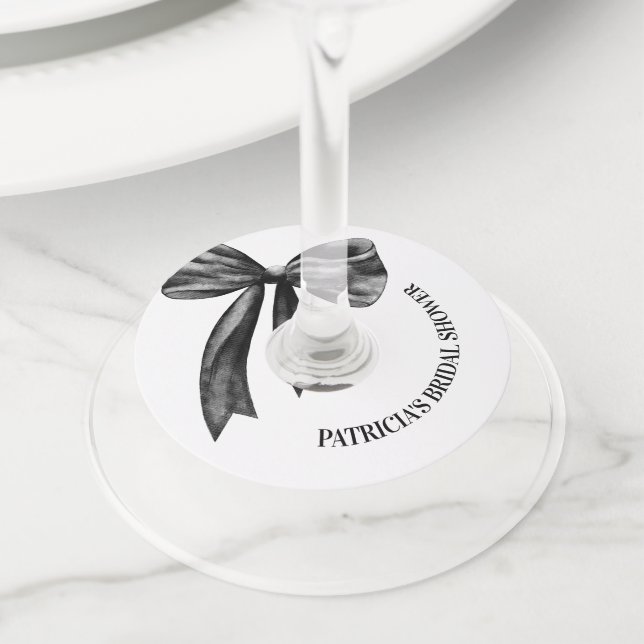 Étiquette Pour Verre De Vin Fête de mariage de Black Bow She's Tying the Knot (De près)