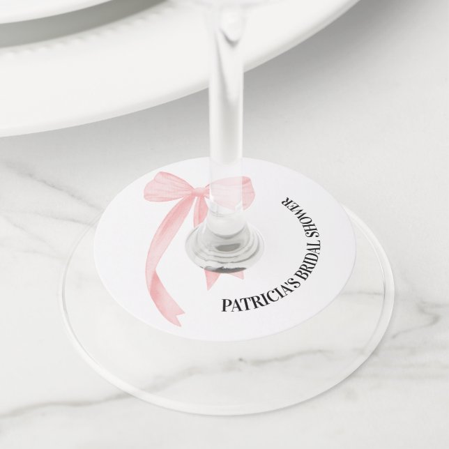 Étiquette Pour Verre De Vin Rose Pâle Nœud Elle Se Marie Réception de Mariage (De près)