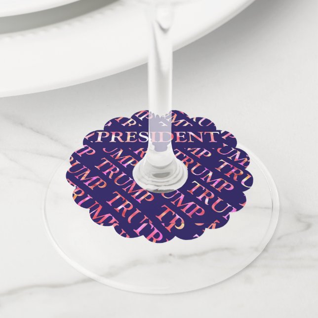 ÉTIQUETTE POUR VERRE DE VIN TRUMP (De près)