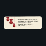Étiquette Red Baubles CHRISTMAS Adresse de retour Label<br><div class="desc">Des étiquettes d'adresse de retour de CHRISTMAS modernes et élégantes,  conçues pour correspondre à la carte de Noël de Noël de Noël avec le texte inspirant basé sur la bénédiction biblique dans les numéros 6:24-26 - QUE L'Eternel VOUS BÉNUE ET VOUS GARDE. Ajoutez vos nom(s) et coordonnées.</div>