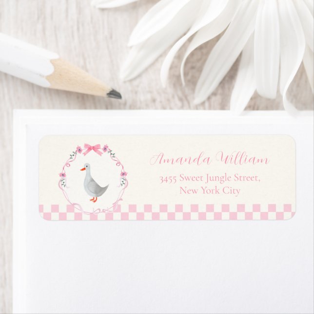 Étiquette Retour d'adresse Baby Shower Gingham Silly Goose (En situation)