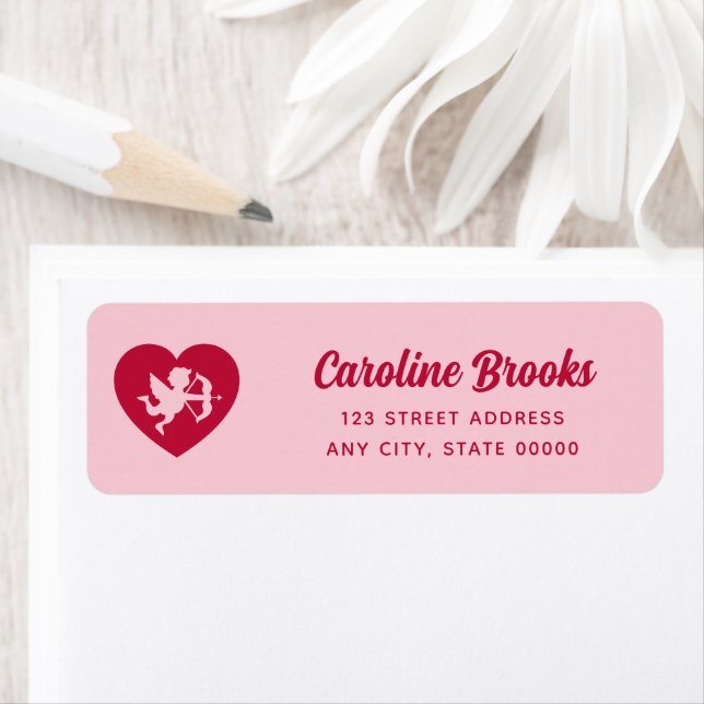 Étiquette Retro Pink Red Cupid Heart Wedding Return Address (En situation)