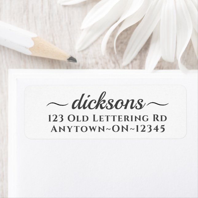 Étiquette Simple Cursive Family Name Script Return Address (En situation)