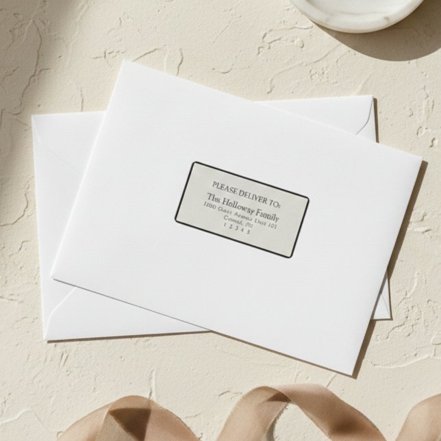 Étiquette Simple Mariage Serif Classique en Ivoire (Simple Ivory Classic Serif Wedding Label)