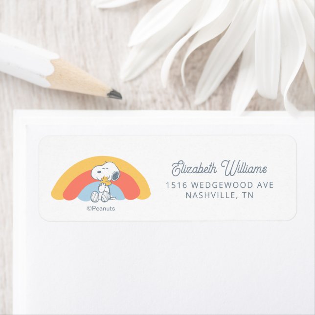 Étiquette Snoopy & Woodstock Rainbow Baby Shower Label (En situation)