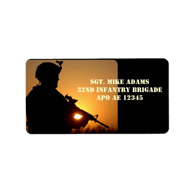 Étiquette Soldat Militaire À Fusil Au Coucher Du Soleil (Devant)
