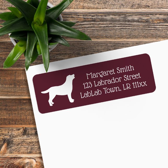 Étiquette Sweet Labrador Silhouette Purple Adresse de retour (Labrador Silhouette Design Return Address Label for Labrador Owners.  Elegant purple background.)