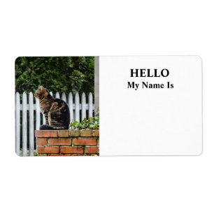 Étiquette Tabby Cat on Brick Wall