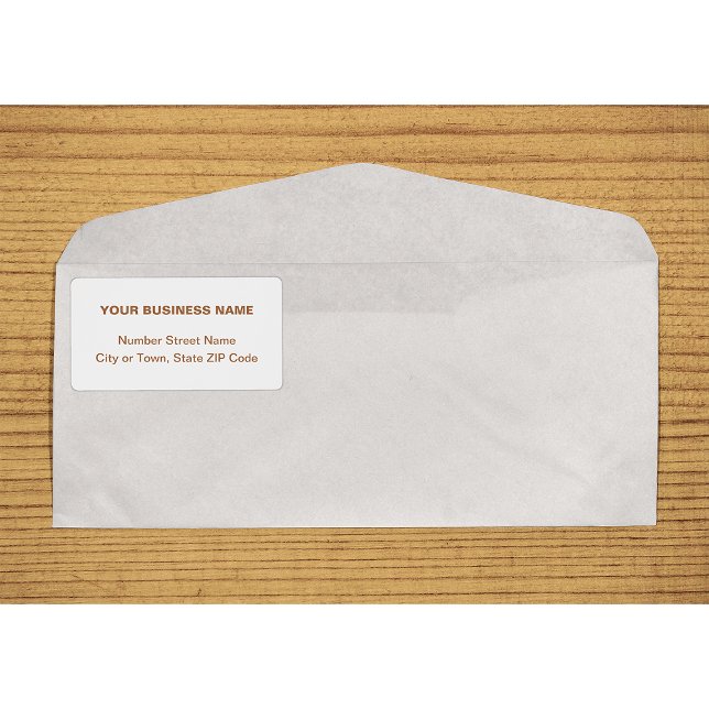 Étiquette Texte centré basé sur l'étiquette d'expédition mar (Center aligned brown plain text business shipping label on envelope)