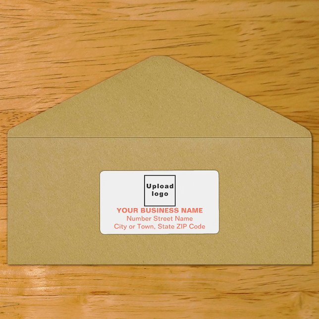 Étiquette Texte Orange Centré Expédition Commerciale (Center aligned shipping label in orange text on envelope)