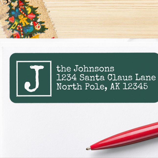 Étiquette Timbre Postal Monogramme Vert Adresse de retour (Your monogram in a postage stamp border on a green background for your holiday mail.)