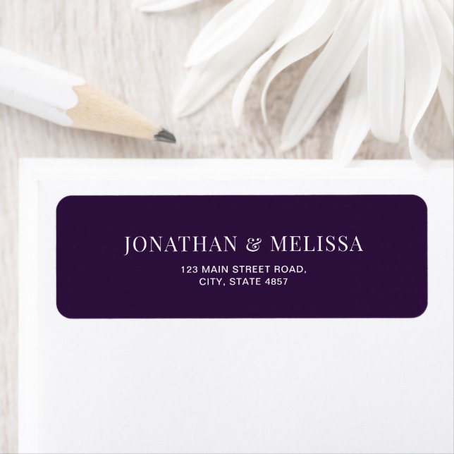 Étiquette Typographie Mariage Adresse Classique Violet Foncé (En situation)