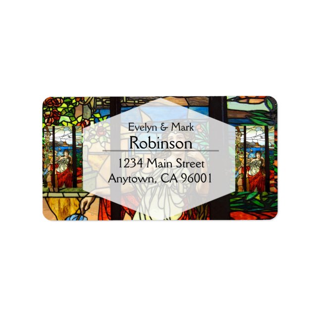 Étiquette Un look en verre tendu avec une dame assise. (Devant)