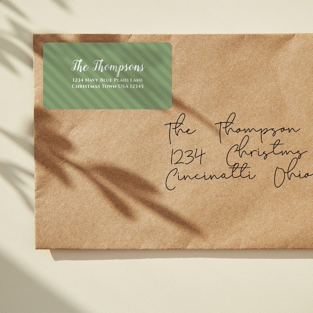 Étiquette Vacances d'adresse de retour de script vert (Simple cute green striped pattern with white text return address label. )