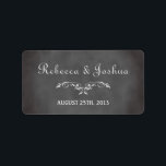 Étiquette Vintage marque de mariage romantique à plateau<br><div class="desc">Ajoutez votre touche personnelle à toute faveur de parti instantanément avec ces étiquettes faciles à customiser. Design dispose d'un arrière - plan de tableau noir avec vos noms dans une police de script design. Ces autocollants polyvalents sont parfaits pour personnaliser les boîtes à sucreries ou les boîtes à sucreries. Ces...</div>