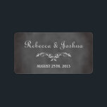 Étiquette Vintage marque de mariage romantique à plateau<br><div class="desc">Ajoutez votre touche personnelle à toute faveur de parti instantanément avec ces étiquettes faciles à customiser. Design dispose d'un arrière - plan de tableau noir avec vos noms dans une police de script design. Ces autocollants polyvalents sont parfaits pour personnaliser les boîtes à sucreries ou les boîtes à sucreries. Ces...</div>