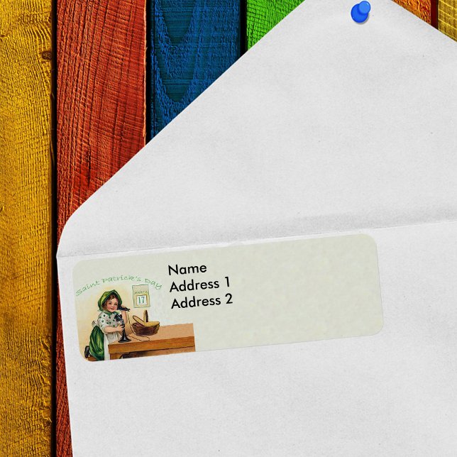 Étiquette Vintage St. Patrick's Day Girl (Vintage St Patricks Day girl in green on return address labels.)