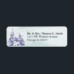 Étiquette Watercolor Winter Forest Gold Stars Adresse de ret<br><div class="desc">Les étiquettes d'adresse de retour des forêts d'hiver des parties à thème comprennent des arbres à feuillage persistant d'aquarelle enneigés posés sur un arrière - plan hivernal et agrémentés d'étoiles dorées.  Le lettrage facile à lire est la typographie traditionnelle. #Noël #Vacances #CartesVacances</div>
