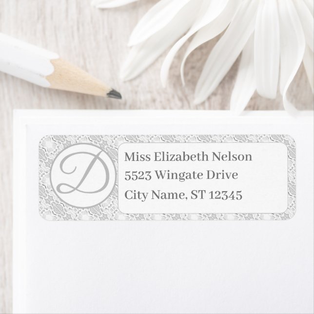 Étiquette White Lace Catholic Monogramme Adresse du Mariage (En situation)