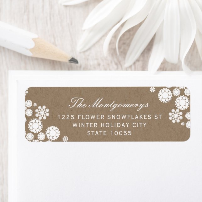 Étiquette Winter Snowflakes Fleurs Kraft Adresse de vacances (En situation)