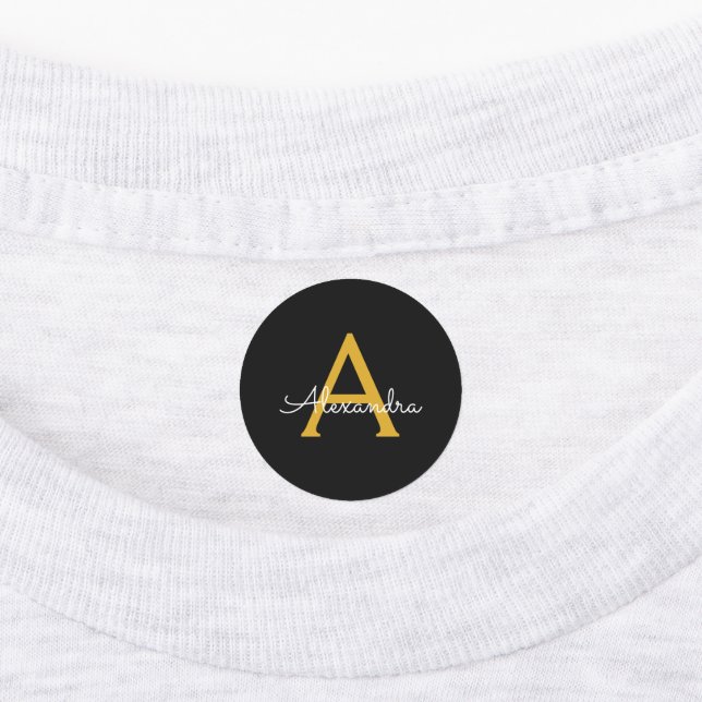 Étiquettes Black Gold Modern Script Girl Monogramme Nom (Apposé)