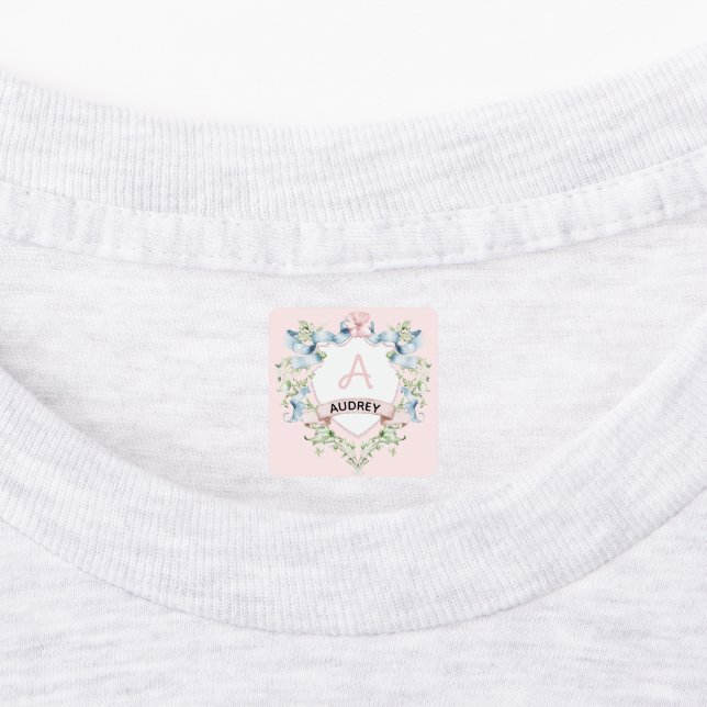 Étiquettes Bleu et rose Grandmillennial Ribbon Crest (Apposé)