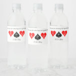 Étiquettes bouteille d'eau pour Las Vegas casino m<br><div class="desc">Étiquettes bouteille d'eau pour Las Vegas casino mariage. Elégant modèle design avec coeur rouge et logo de chat. Personnalisez avec le texte personnalisé et les noms de mariée et mariée. Partie d'un beau thème impliquant papeterie et décorations de table assorties. Destination de luxe mariage de fête privilégie les idées. Gardez...</div>