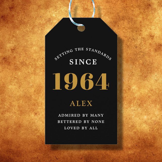 Étiquettes-cadeau 60e Anniversaire Nom 1964 Noir Or Élégant Chic (Elegant Chic 1964 Black Gold Personalized 60th Birthday Gift Tags)