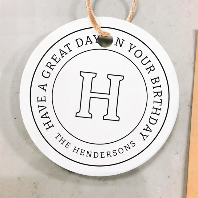 Étiquettes Cadeau Accueil Anniversaire Chic Moderne Famille Monogram (Créateur téléchargé)