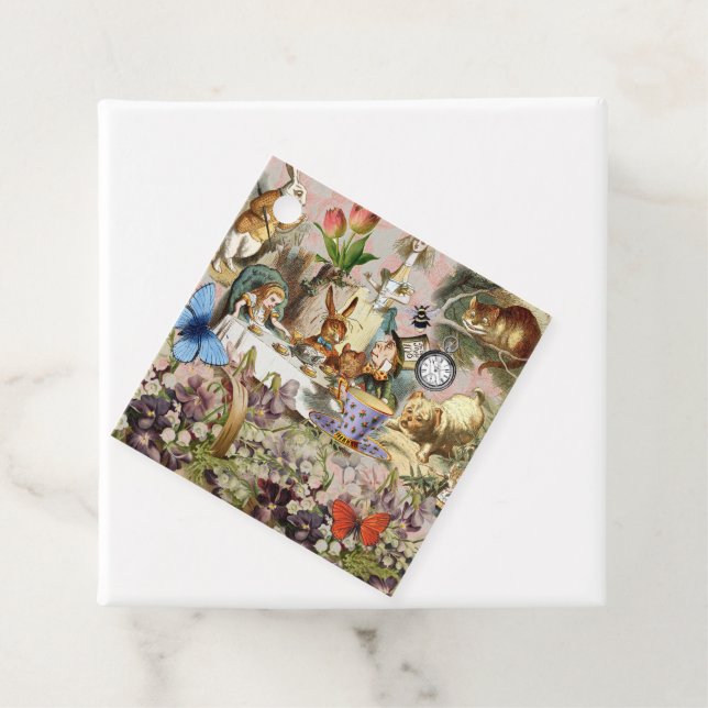 Étiquettes Cadeau Alice in Wonderland tea party characters (En situation)