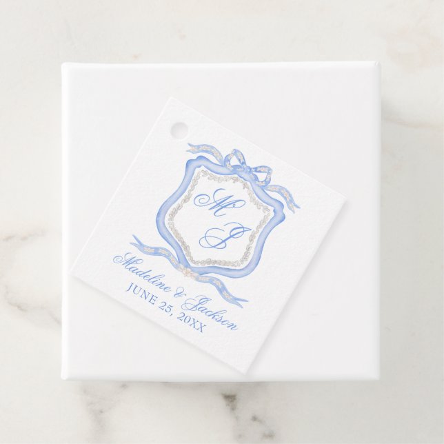 Étiquettes Cadeau Aquarelle Designer Blue Monogram Crest (En situation)