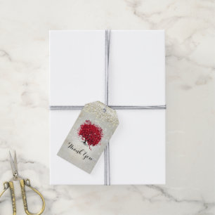 Étiquettes-cadeau Arbre à feuilles de coeur rouge sous les étoiles