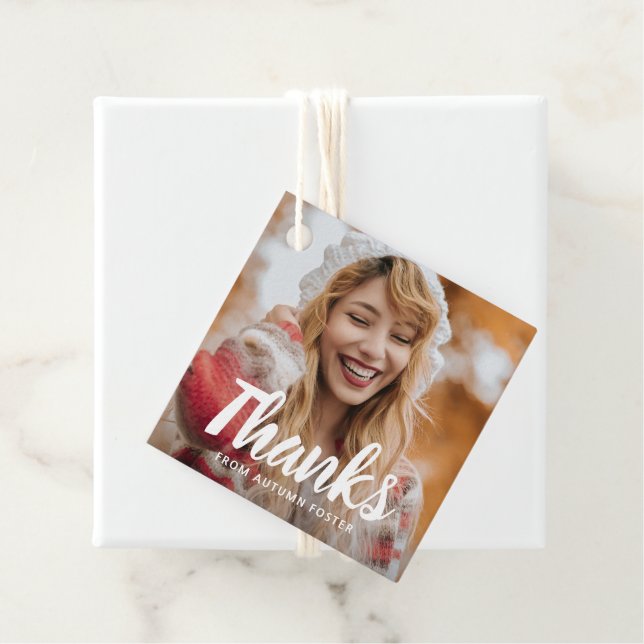 Étiquettes Cadeau Audacieuse Typographie Photo Moderne Graduation (En situation)