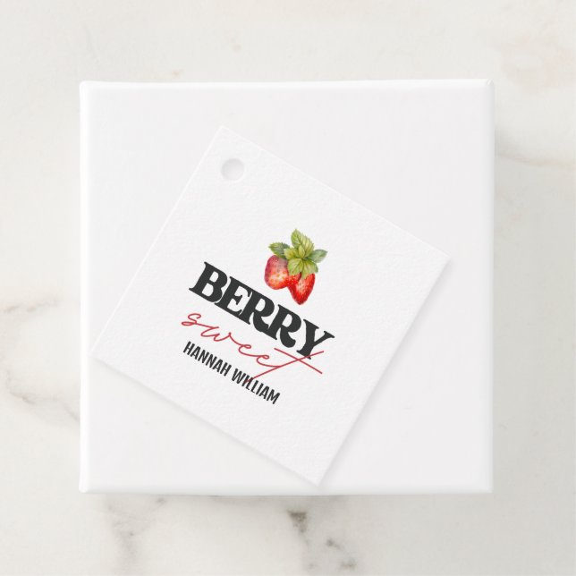 Étiquettes Cadeau Baby shower Berry Sweet Strawberries (En situation)