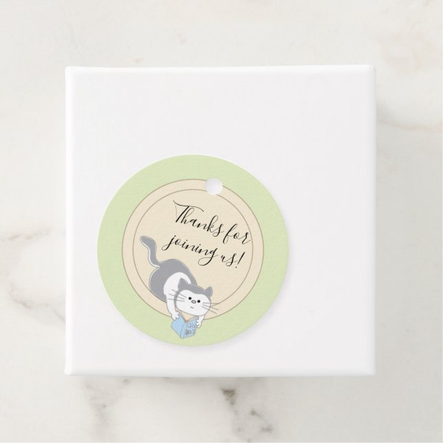 Étiquettes Cadeau Baby shower Construire une bibliothèque bleue (En situation)