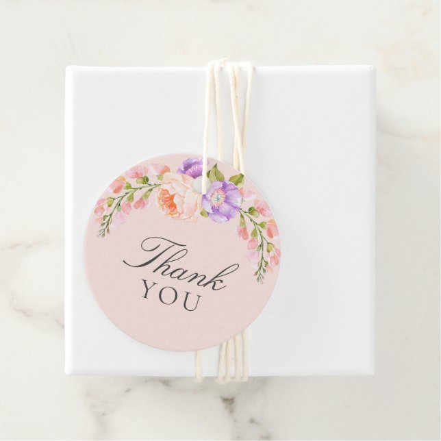 Étiquettes Cadeau Baby shower en fleur violet (En situation)