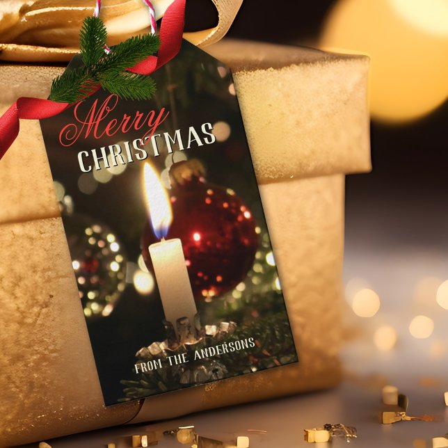Étiquettes-cadeau Balise cadeau de Noël joyeux (A stylish Christmas gift tag featuring a candle on a background of sparkling cheerful lights)