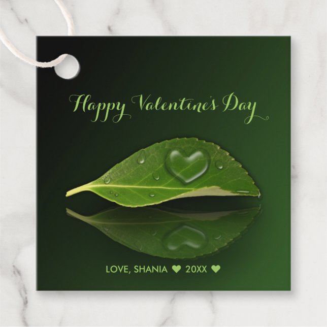 Étiquettes Cadeau Balise Cadeau en forme de coeur sur la feuille (Devant)